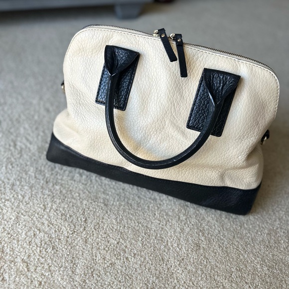 Kate Spade Off White and Black Wellesley Rachelle Crossbody Satchel Purse Bag - Picture 2 of 6